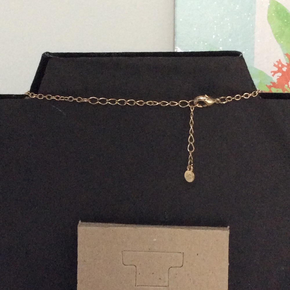 LC Marcasite style Leaf Necklace - Picture 9 of 9